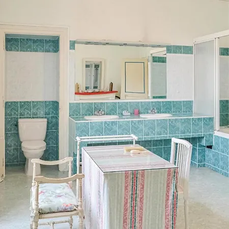 10 Bedroom Cozy Home In Allonne *