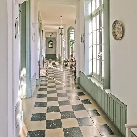 10 Bedroom Cozy In Allonne Vakantiehuis