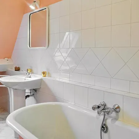 10 Bedroom Cozy In Allonne Vakantiehuis Beauvais