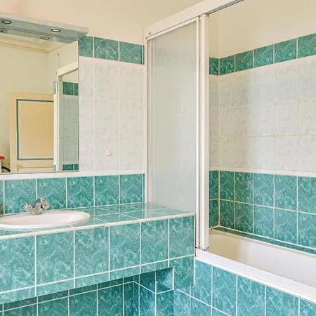 Vakantiehuis 10 Bedroom Cozy In Allonne *