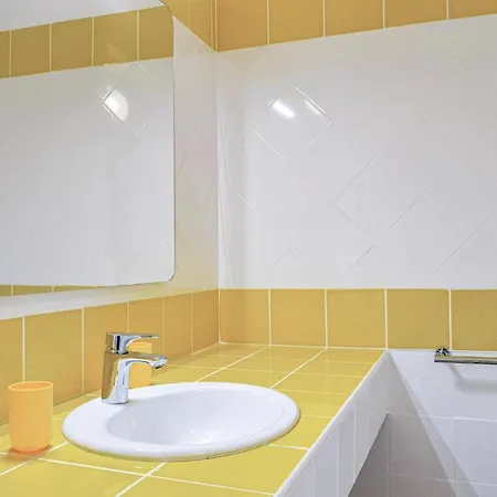 10 Bedroom Cozy In Allonne Vakantiehuis *