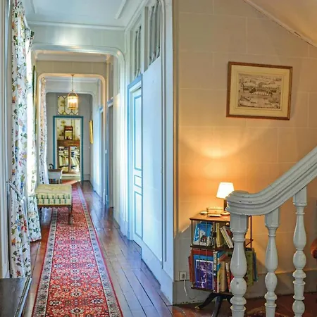 10 Bedroom Cozy Home In Allonne Holiday home Beauvais
